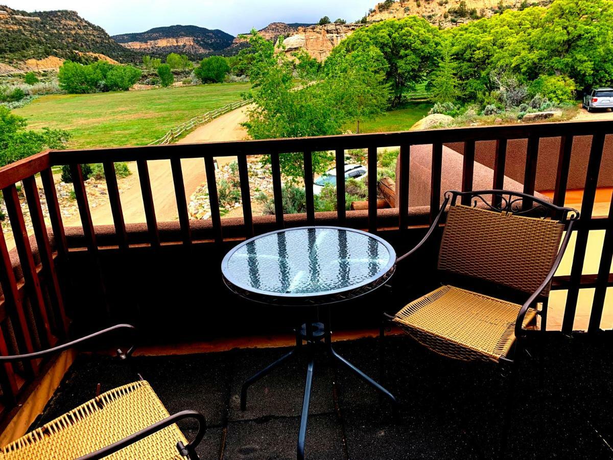 Slot Canyons Inn Bed & Breakfast Ескаланте Екстер'єр фото